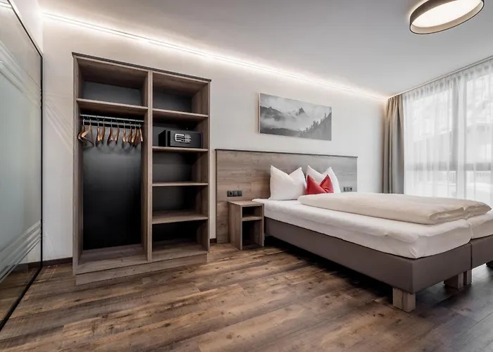 The By Regina * سولدن